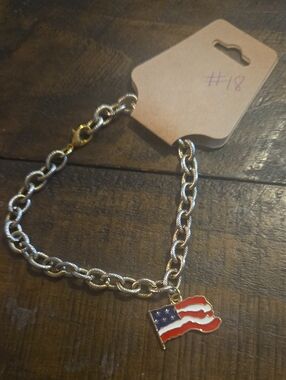 Patriotic Chain Bracelet with American Flag